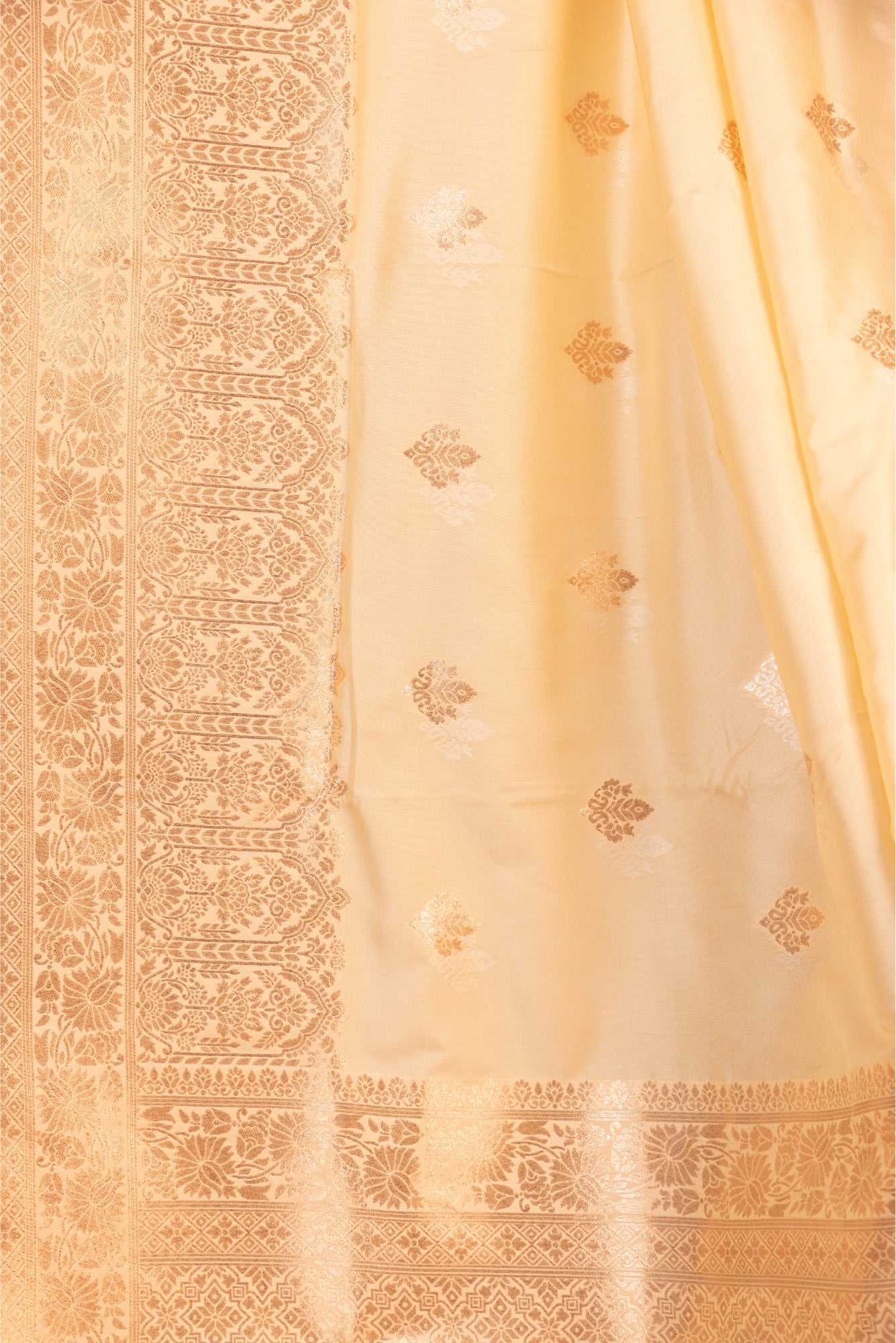 Cream double Buti Upada Silk Saree